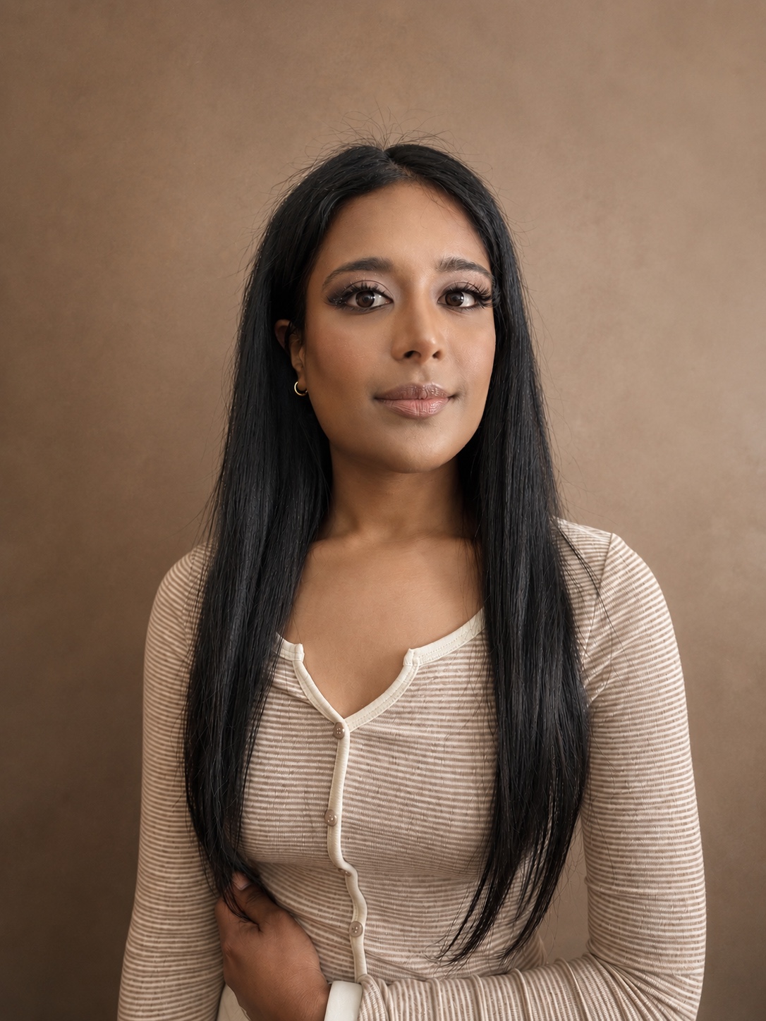 Studio sitting — natural glam portrait